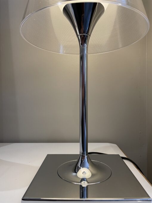 Ktribe-T1-transparent table lamp